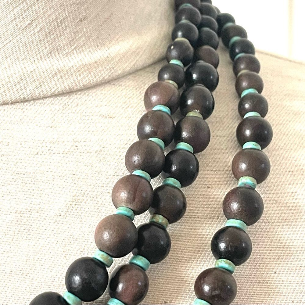Coldwater creek triple strand wood bead and turquoise necklace - Picture 5 of 10